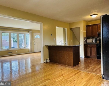 11 Wendslow Road - Photo Thumbnail 3