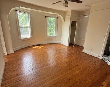 6408 Brook Avenue - Photo Thumbnail 2