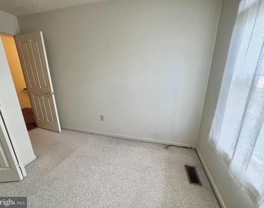 508 Kingdom Court - Photo Thumbnail 7