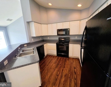 3003 Heather Drive - Photo Thumbnail 3