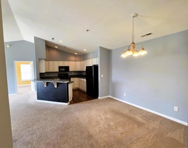 3003 Heather Drive - Photo Thumbnail 4