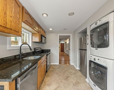 1124 C Street Ne - Photo Thumbnail 9
