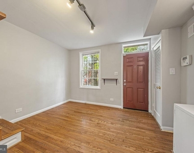 1124 C Street Ne - Photo Thumbnail 2