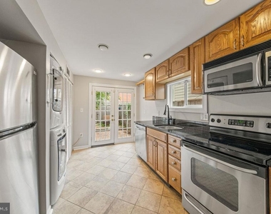 1124 C Street Ne - Photo Thumbnail 7