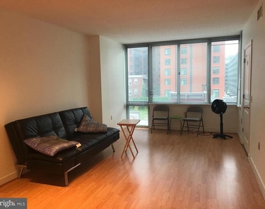 555 Massachusetts Avenue Nw - Photo Thumbnail 3