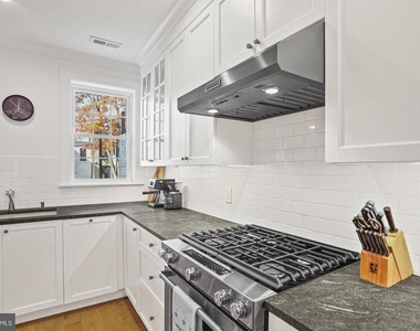 1920 35th Street Nw - Photo Thumbnail 4