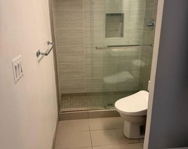 1233 30th Street Nw - Photo Thumbnail 5