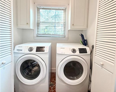 514 N Ballance Street - Photo Thumbnail 12