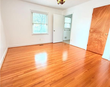 514 N Ballance Street - Photo Thumbnail 31