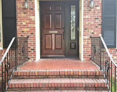 514 N Ballance Street - Photo Thumbnail 2
