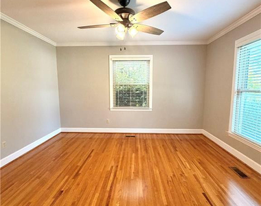 514 N Ballance Street - Photo Thumbnail 15