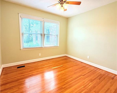 514 N Ballance Street - Photo Thumbnail 20