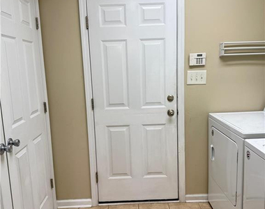 1520 Timberrock Court - Photo Thumbnail 11