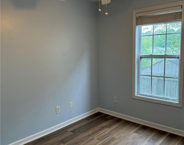 1520 Timberrock Court - Photo Thumbnail 5