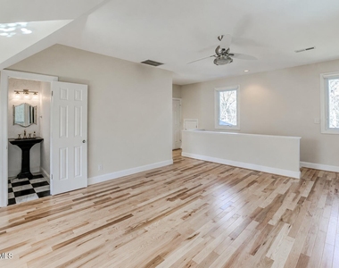 103 Withwyndle Court - Photo Thumbnail 21