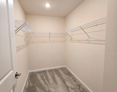 306 Villanova Drive - Photo Thumbnail 17