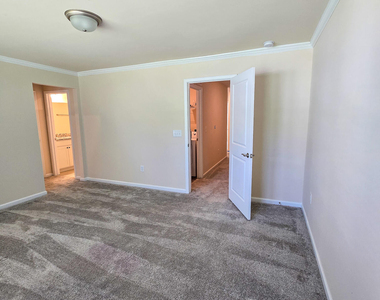 306 Villanova Drive - Photo Thumbnail 16