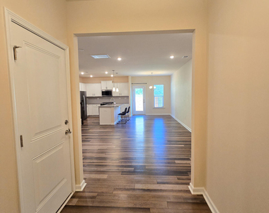 306 Villanova Drive - Photo Thumbnail 2
