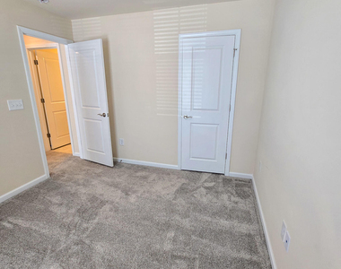 306 Villanova Drive - Photo Thumbnail 22