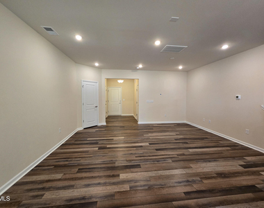 306 Villanova Drive - Photo Thumbnail 5