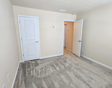 306 Villanova Drive - Photo Thumbnail 27