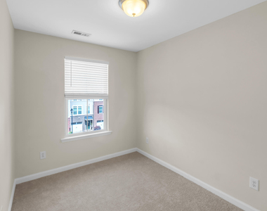 433 Berry Chase Way - Photo Thumbnail 8
