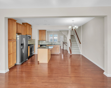 433 Berry Chase Way - Photo Thumbnail 2