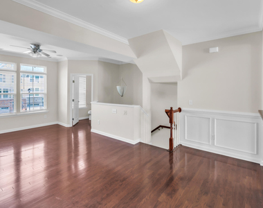 433 Berry Chase Way - Photo Thumbnail 7