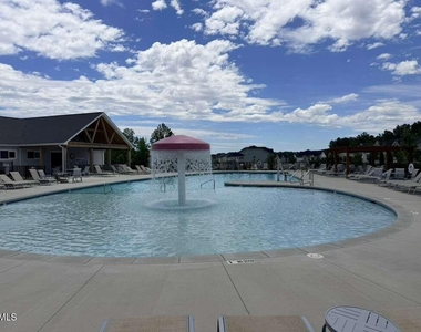 319 Aster Bloom Lane - Photo Thumbnail 33