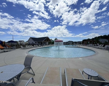 319 Aster Bloom Lane - Photo Thumbnail 32