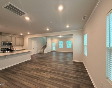319 Aster Bloom Lane - Photo Thumbnail 3