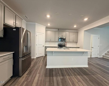 319 Aster Bloom Lane - Photo Thumbnail 6