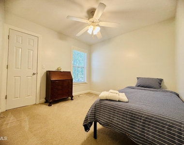 2576 Blue Dog Court - Photo Thumbnail 11