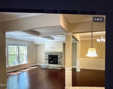 528 Fumagalli Drive - Photo Thumbnail 4