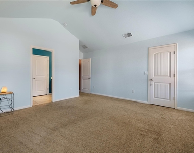 633 Schefer St - Photo Thumbnail 18