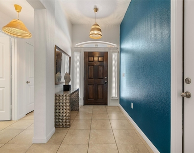 633 Schefer St - Photo Thumbnail 3