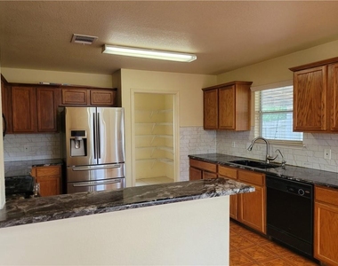 312 Sweet Leaf Ln - Photo Thumbnail 14
