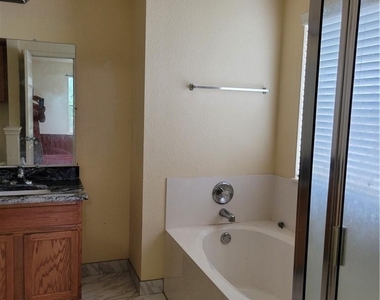 312 Sweet Leaf Ln - Photo Thumbnail 23