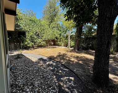 2012 De Verne St - Photo Thumbnail 20