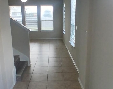195 Living Reef Dr - Photo Thumbnail 2