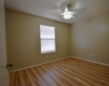1802 Rawhide Loop - Photo Thumbnail 13