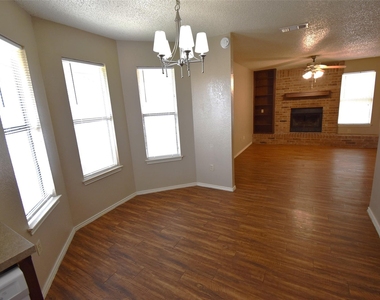 1802 Rawhide Loop - Photo Thumbnail 7