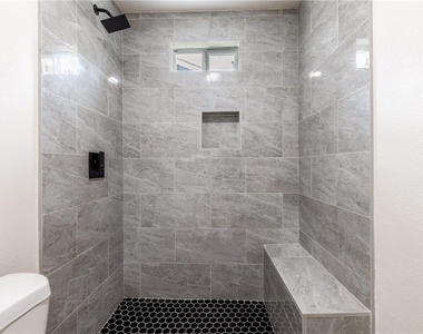 7601 West Gate Blvd - Photo Thumbnail 17