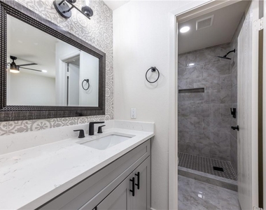 7601 West Gate Blvd - Photo Thumbnail 24