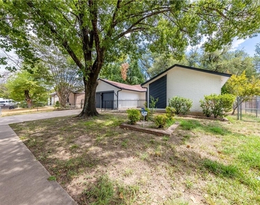 7601 West Gate Blvd - Photo Thumbnail 3