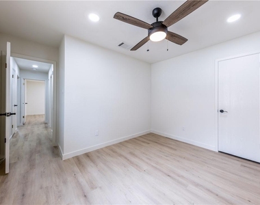 7601 West Gate Blvd - Photo Thumbnail 34