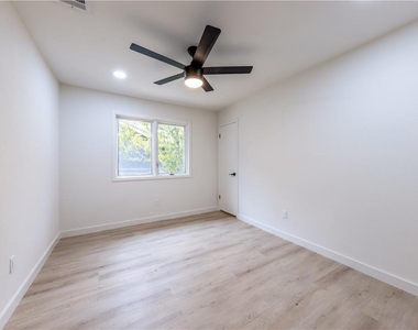 7601 West Gate Blvd - Photo Thumbnail 30