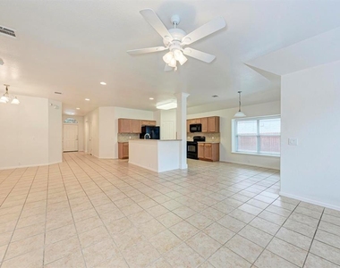 412 Golden Eagle Ln - Photo Thumbnail 13