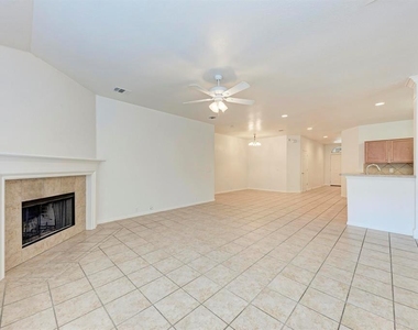 412 Golden Eagle Ln - Photo Thumbnail 14