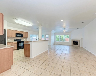 412 Golden Eagle Ln - Photo Thumbnail 2